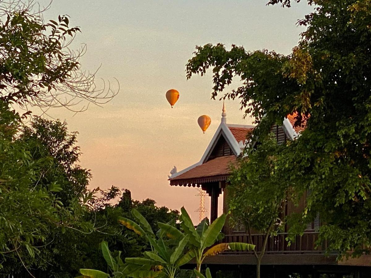 Mane Hariharalaya Hotel Siem Reap Bagian luar foto