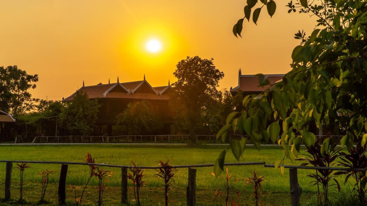 Mane Hariharalaya Hotel Siem Reap Bagian luar foto