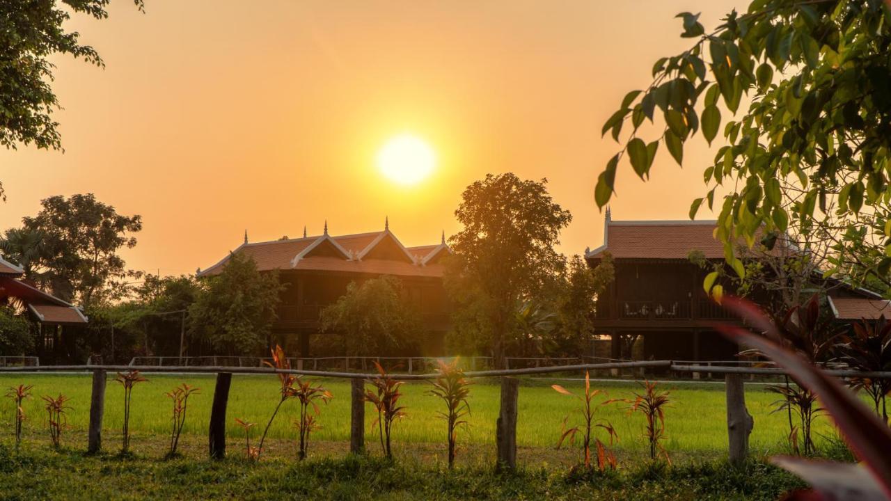 Mane Hariharalaya Hotel Siem Reap Bagian luar foto